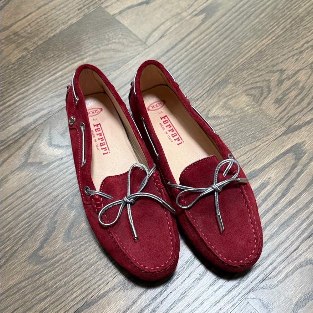 Tod's Women's Burgundy Suede Loafers with Bow